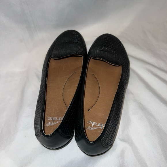 Dansko Nastacia Black Croc Embossed Leather Loafers Flats Size 37 Slip On - Picture 7 of 9
